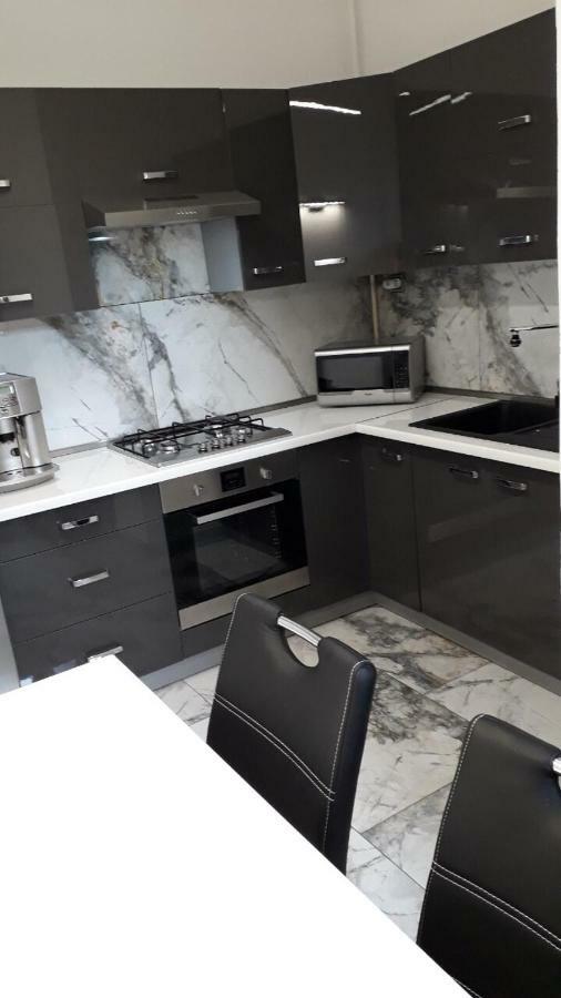 Monar City Center Apartment Free Parking Kösice Dış mekan fotoğraf